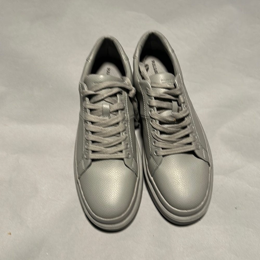 Mens Slip On Sneakers Size 11 gray